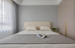 杭州卧室装修,杭州御景蓝湾跃层设计效果图 现代轻奢三房两厅装修设计图卧室.jpg