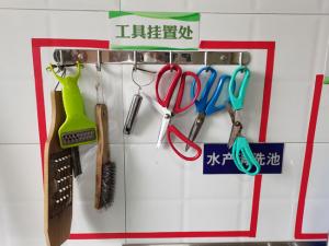 幼儿园厨房工具图,杭州幼儿园厨房装修效果图